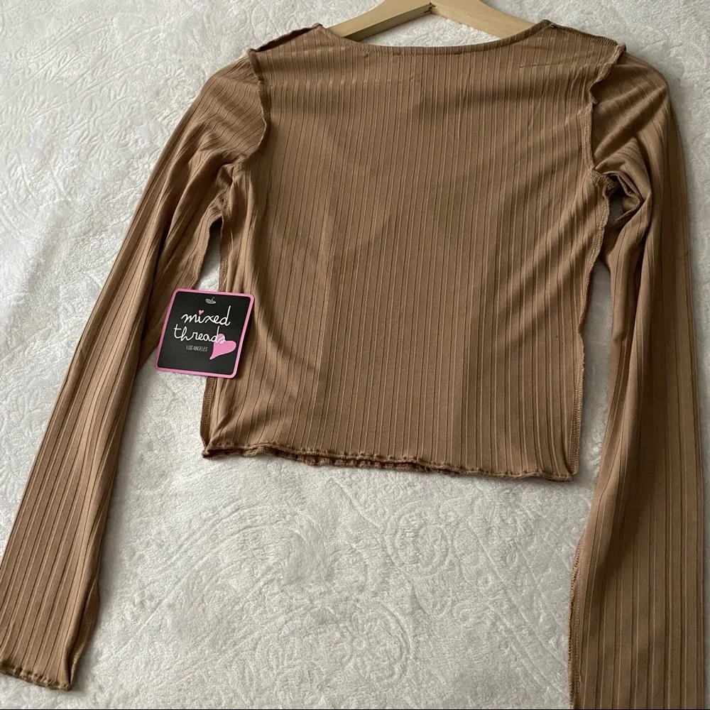 NWT Light Mocha Ribbed Long Sleeve Cropped Top